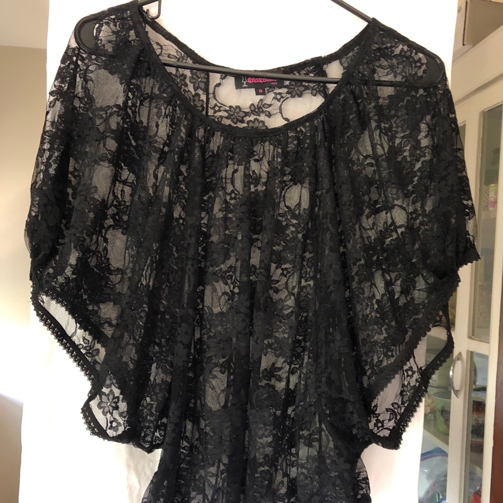 Annabelle oversized top